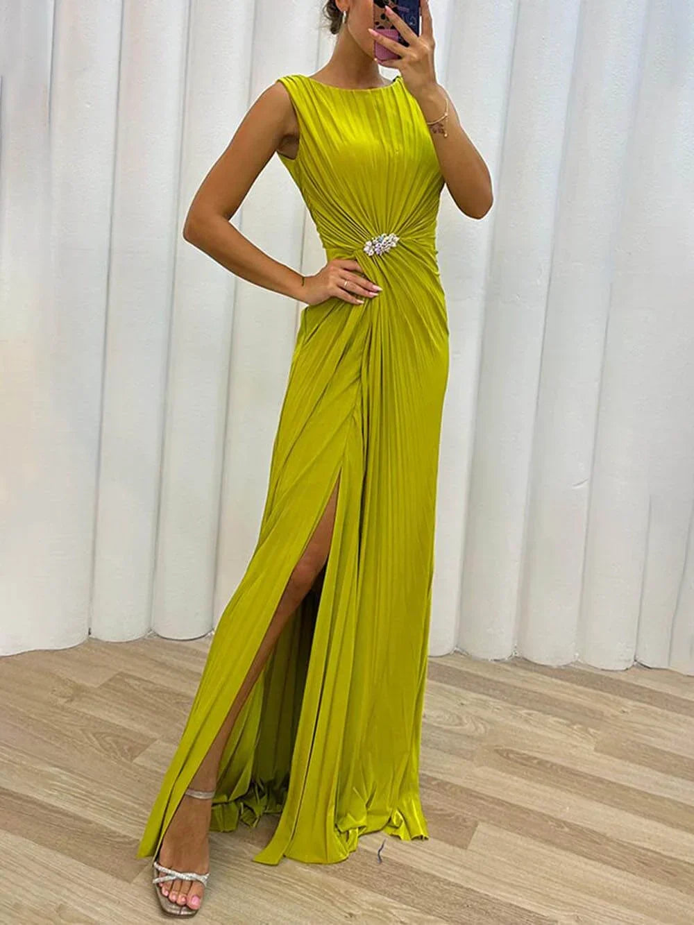 Davina - Elegant Pleated Maxi Dress for Evening Events