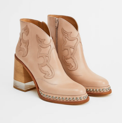 RODA™ – Luxurious Western Boots for Women