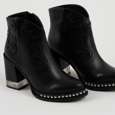 RODA™ – Luxurious Western Boots for Women