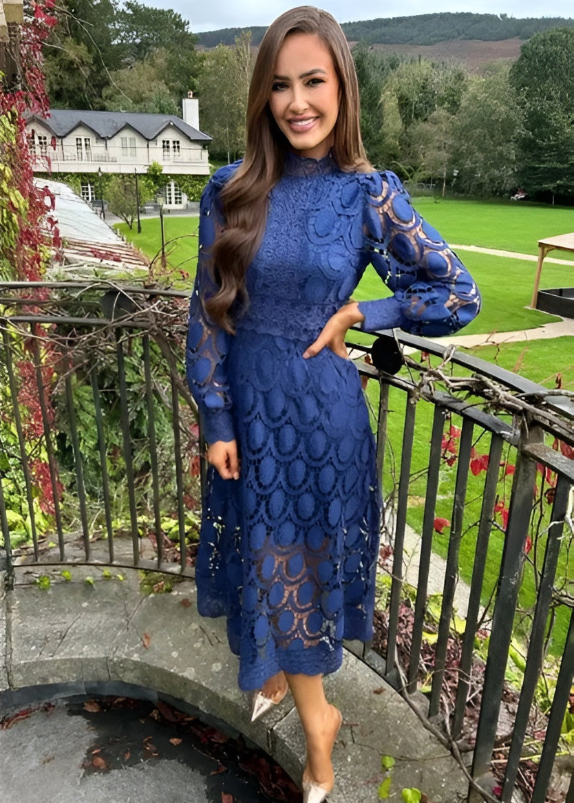 Pippa – Elegant Midi Dress