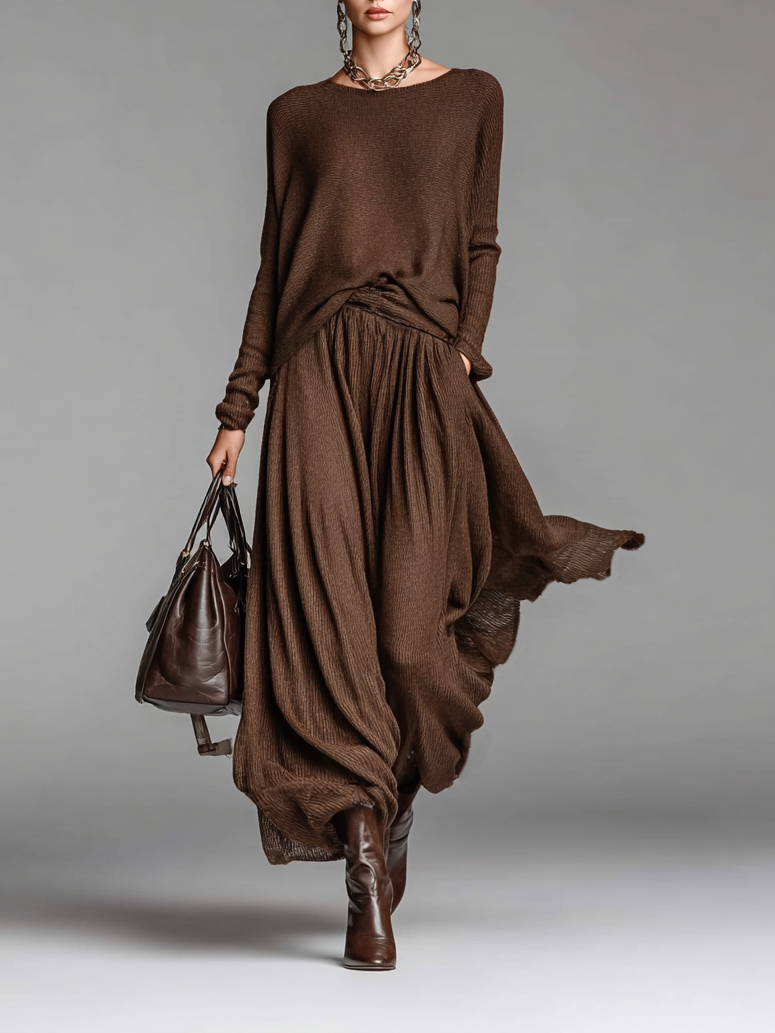 Gonna and Elegant Sweater with Round Neck for a fashionable look