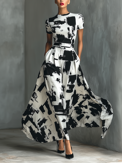 Elegant Maxi Dress with Short Sleeves and Unique Abstract Pattern
